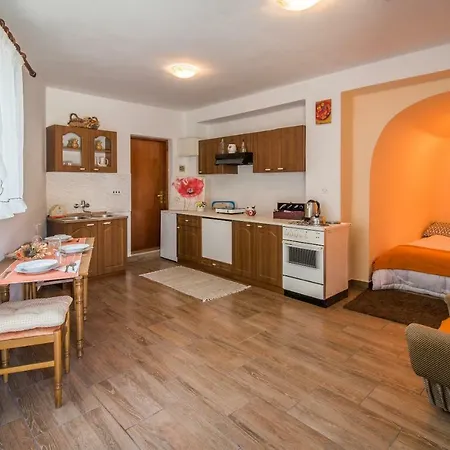 Apartmani Marija Malinska Exterior photo