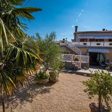 Apartmani Marija Malinska Exterior photo